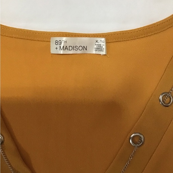 Ladies Blouse - Picture 2 of 2